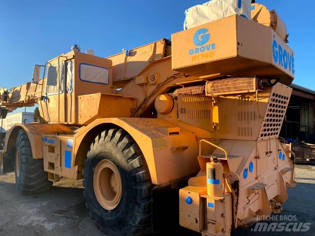Grove RT 740 Rough terrain cranes