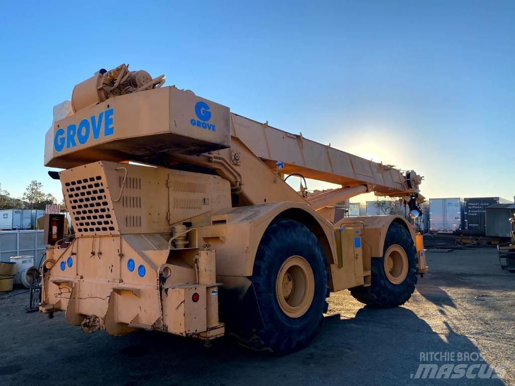 Grove RT 740 Rough terrain cranes