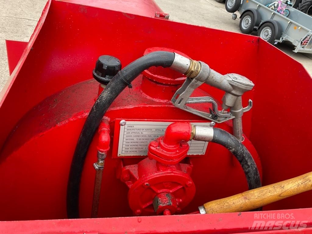  AGRITEK FUEL BOWSER Fuel and additive tanks