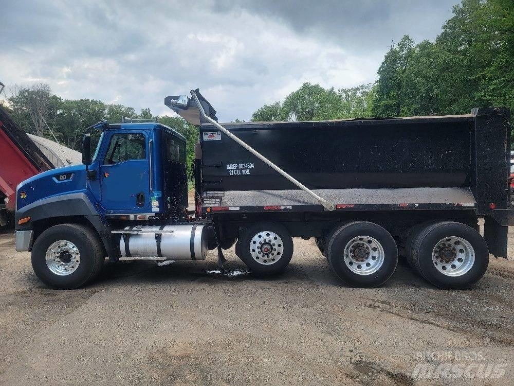 CAT CT 660 Tipper trucks