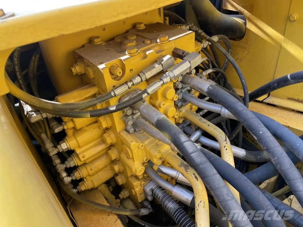 Komatsu PC 220-7 Crawler excavators