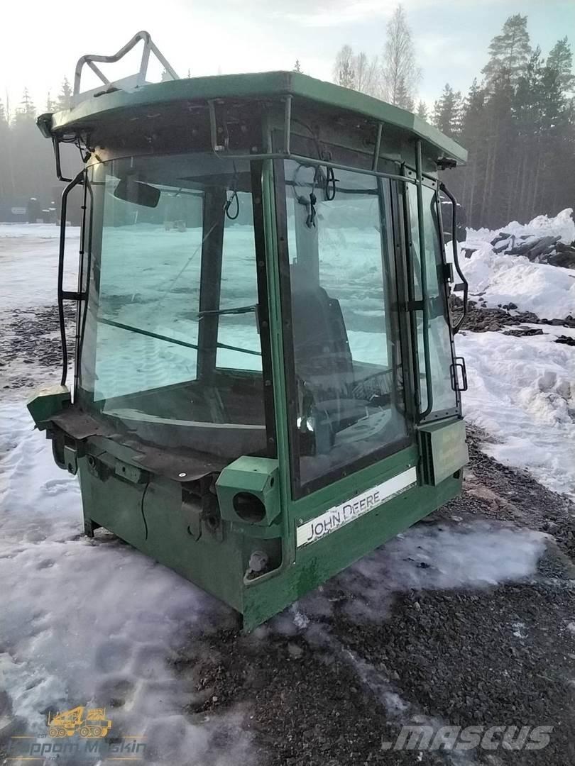 John Deere 1710 Cabins and interior