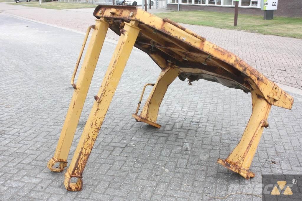 CAT D7H O-rops cab Cabins and interior