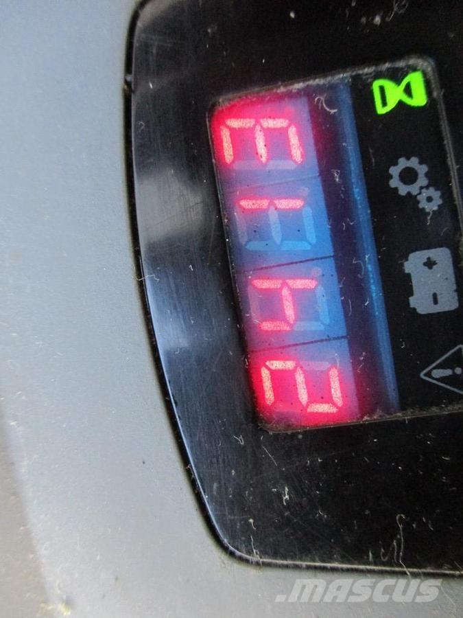 Toyota LPE250 Low lift with platform