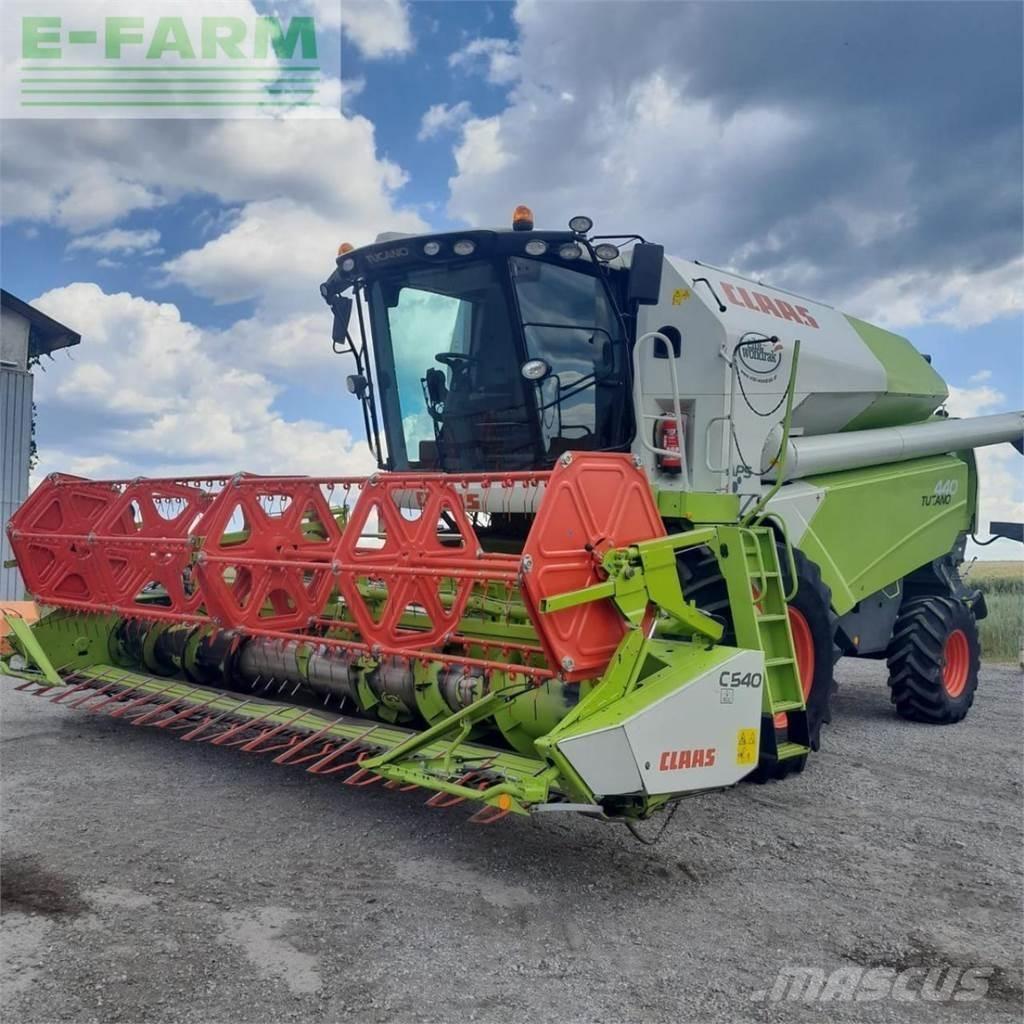 CLAAS tucano 440 Combine harvesters
