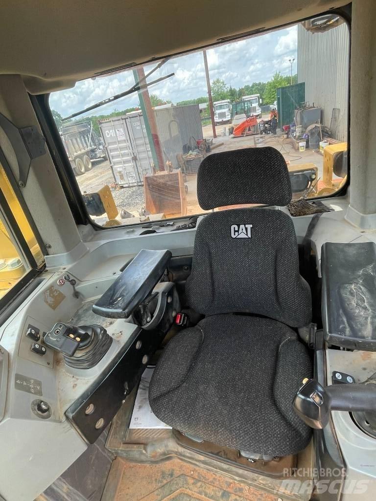 CAT D 8 T Crawler dozers