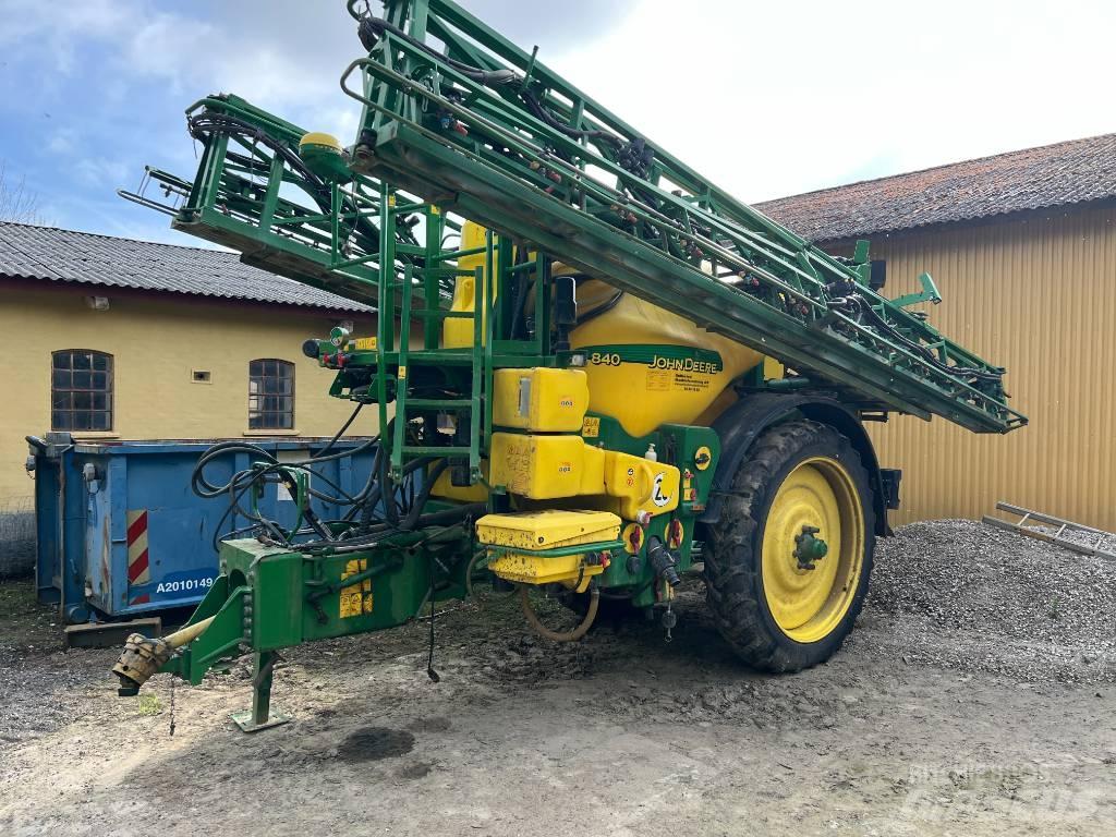 John Deere 840 Trailed sprayers