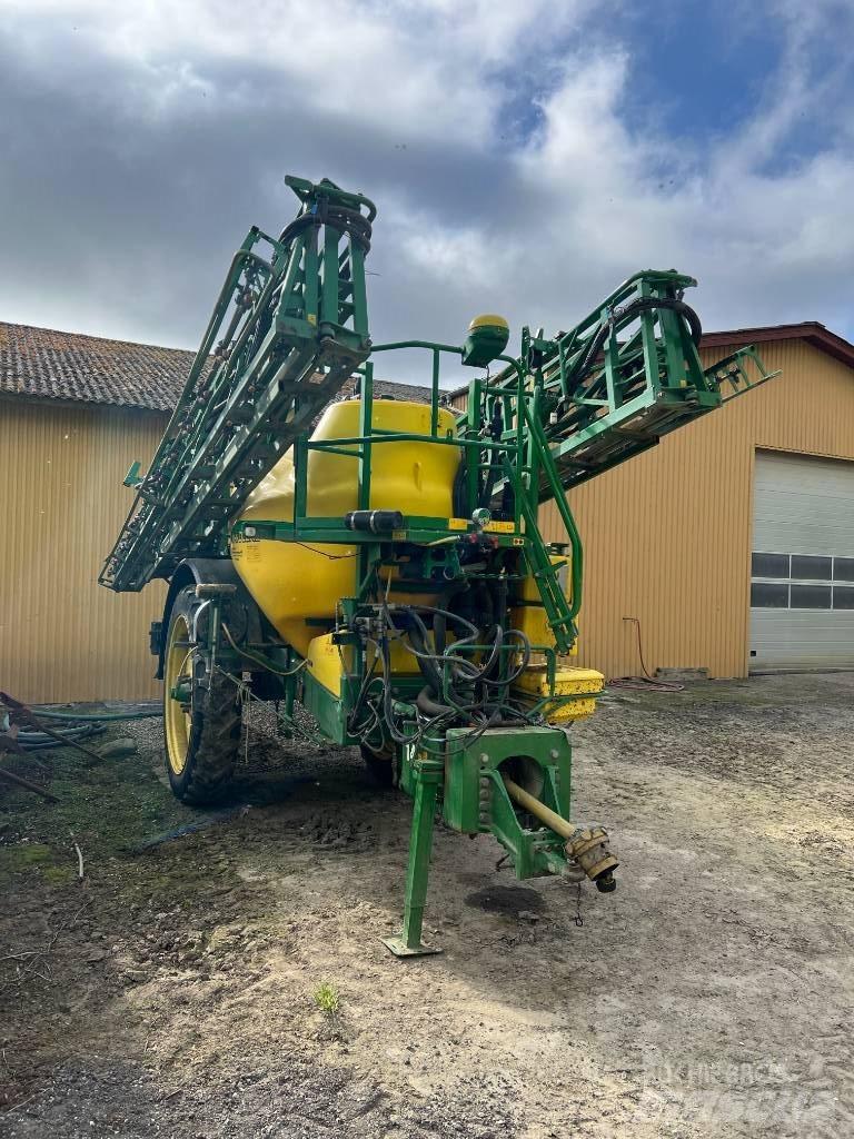 John Deere 840 Trailed sprayers