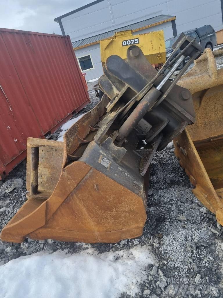 Komatsu HB 365 LC Crawler excavators