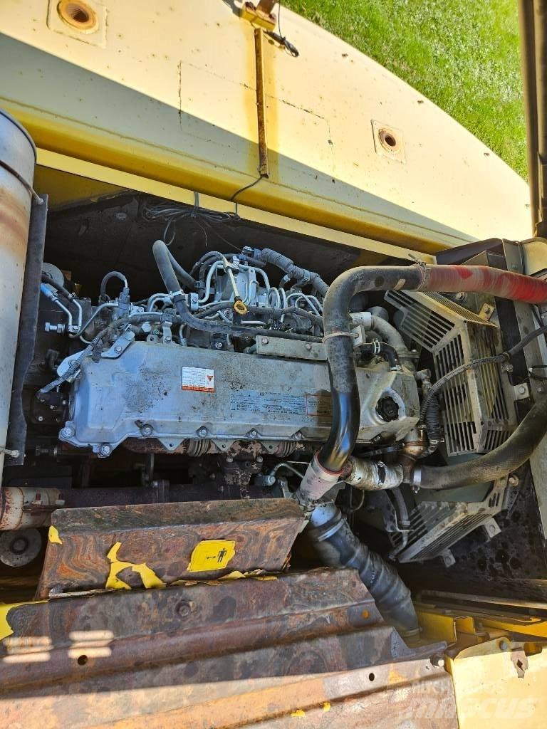 New Holland E 385 B Crawler excavators