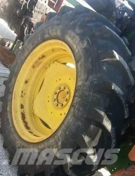  Pneus 460/85R38 Tyres, wheels and rims