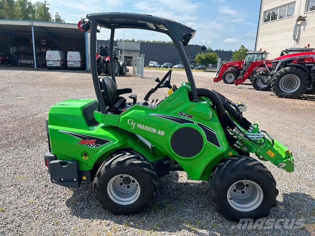 Avant 528 Multi-purpose loaders
