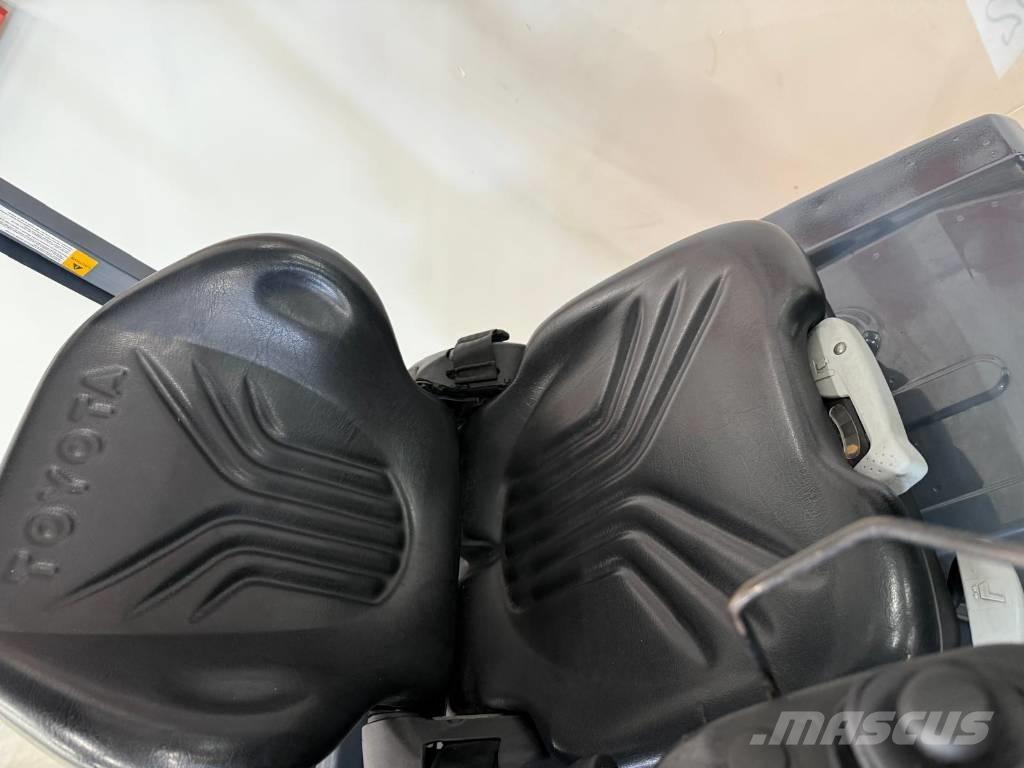 Toyota 11032 - 8FBM16T Electric forklift trucks