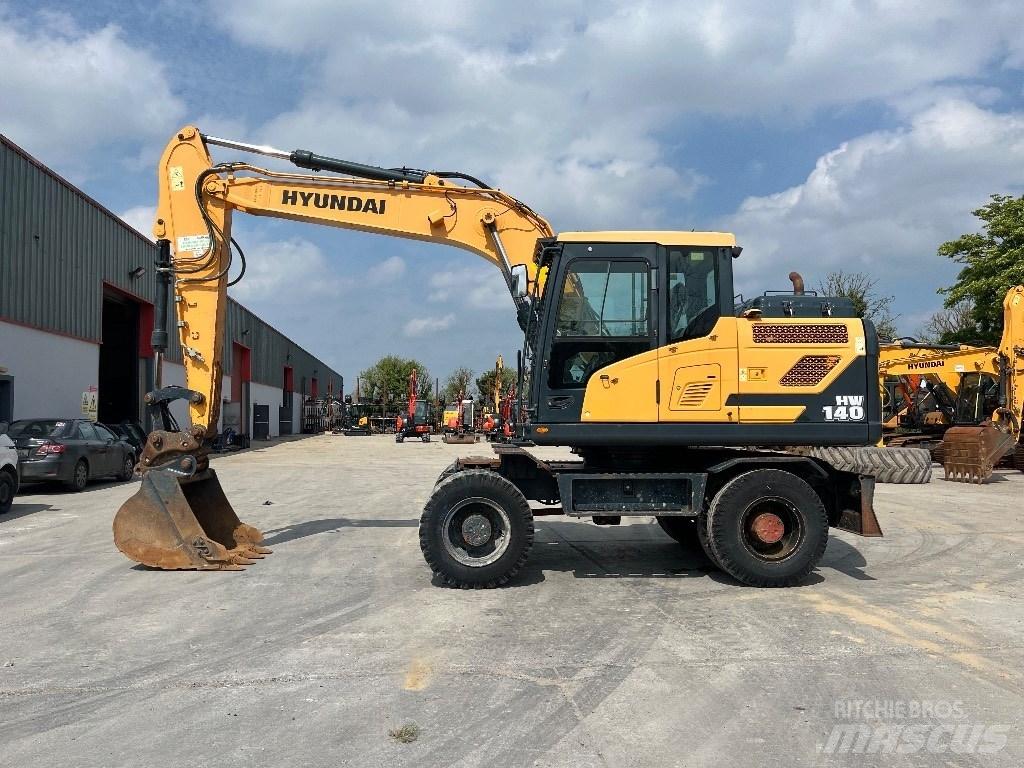 Hyundai HW140 Wheeled excavators