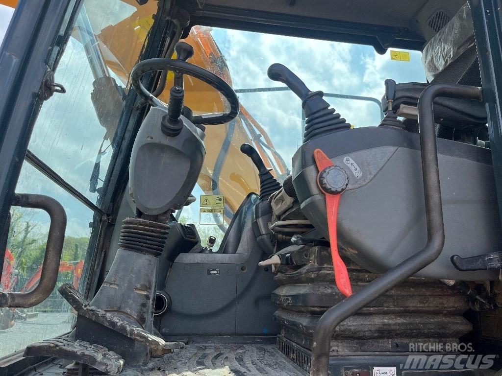 Hyundai HW140 Wheeled excavators