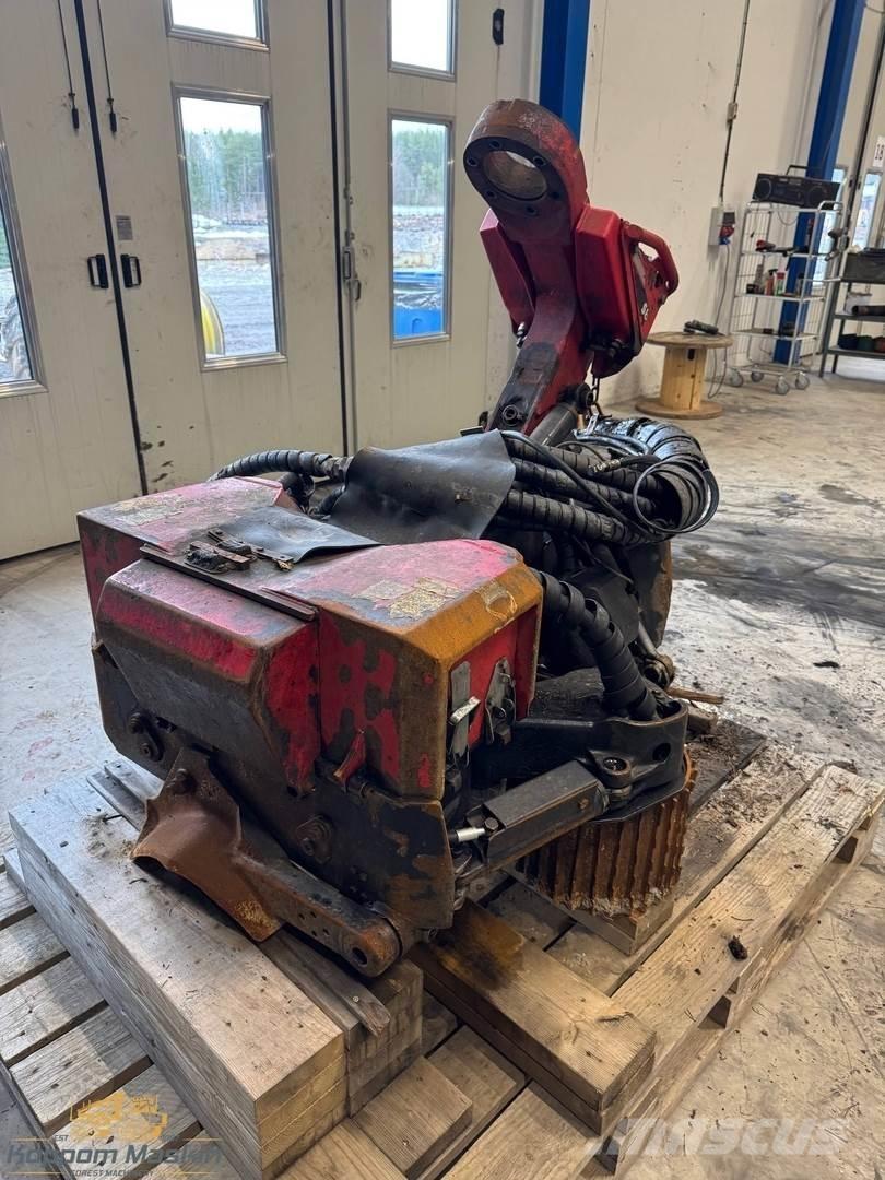 Komatsu S82 Harvester heads