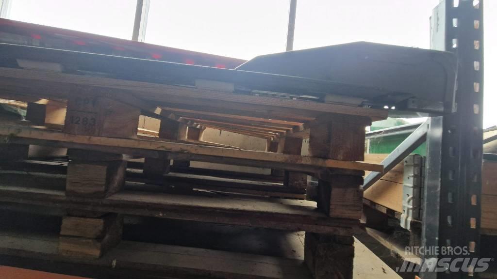 MacDon D 65 Combine harvester heads