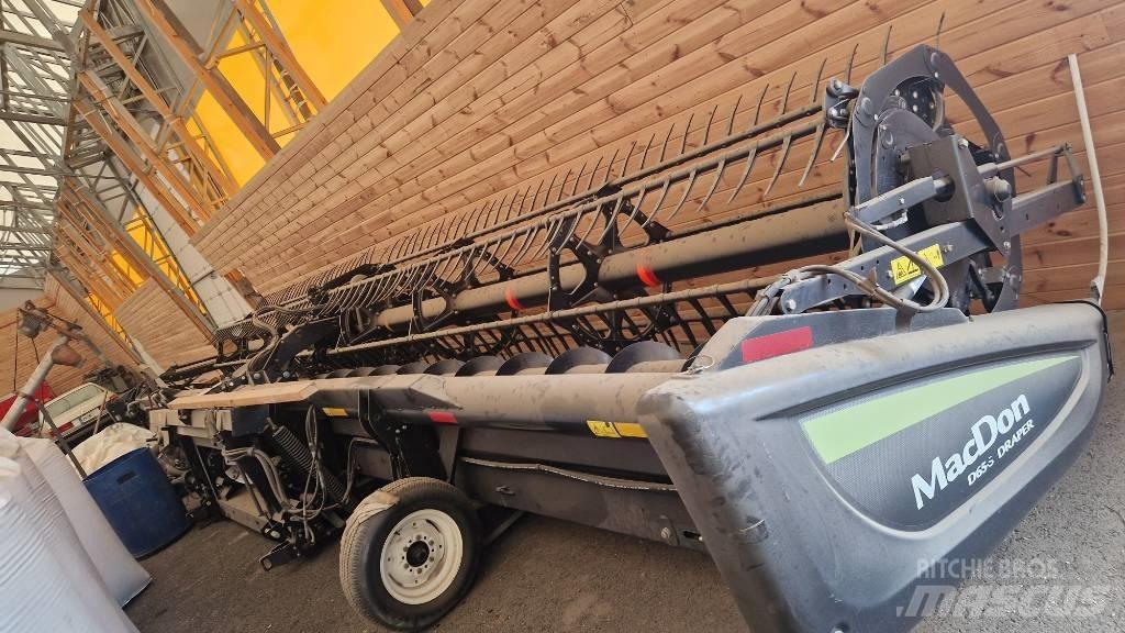 MacDon D 65 Combine harvester heads