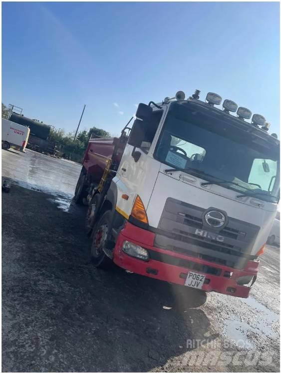 Hino 700 Series Truck mounted cranes
