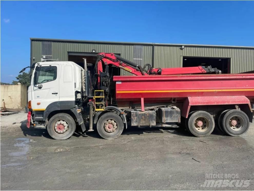 Hino 700 Series Truck mounted cranes
