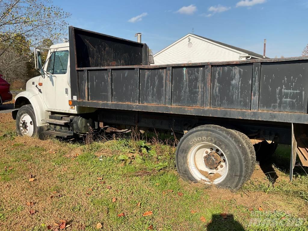 International 4900 Tipper trucks