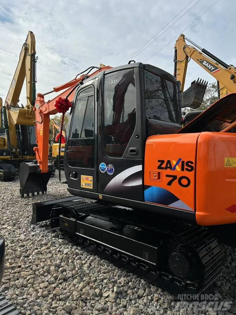 Hitachi 70 Crawler excavators