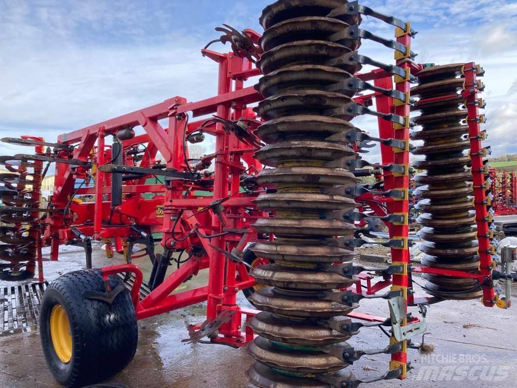 Väderstad Topdown400 Cultivators