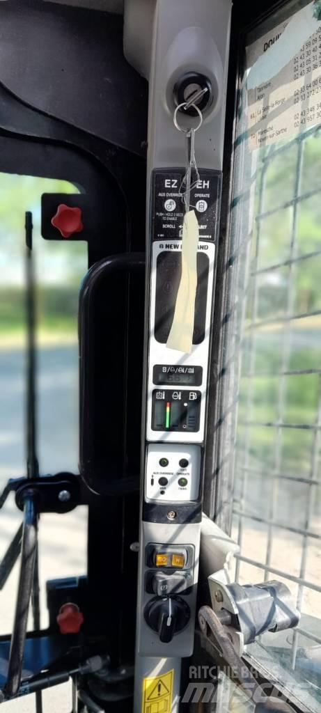 New Holland L218 Skid steer loaders