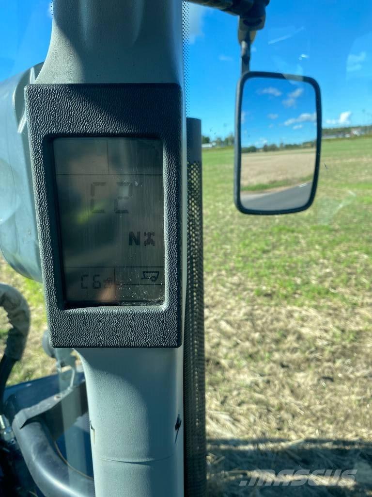 CLAAS Arion 620 Tractors