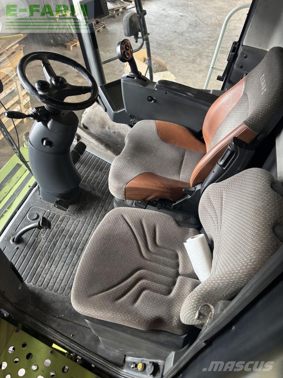 CLAAS lexion 520 Combine harvesters