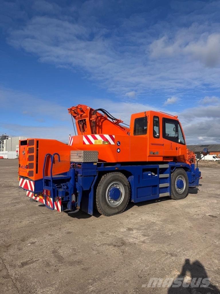 Kato CR 200 Ri All terrain cranes