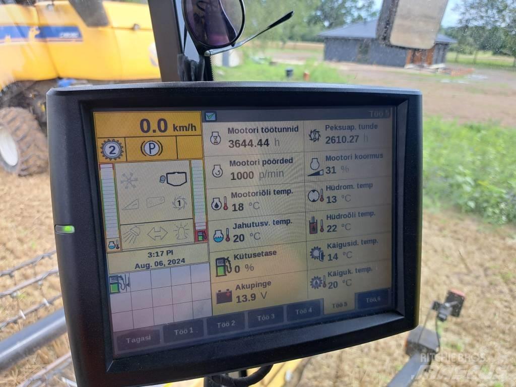 New Holland CX 8080 Combine harvesters