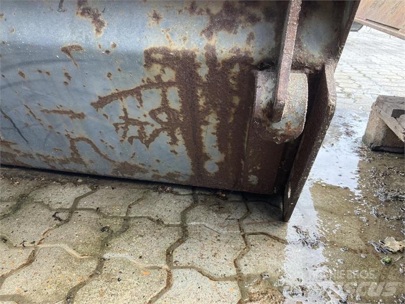  - - - BALLESPYD SÆT Front loader accessories
