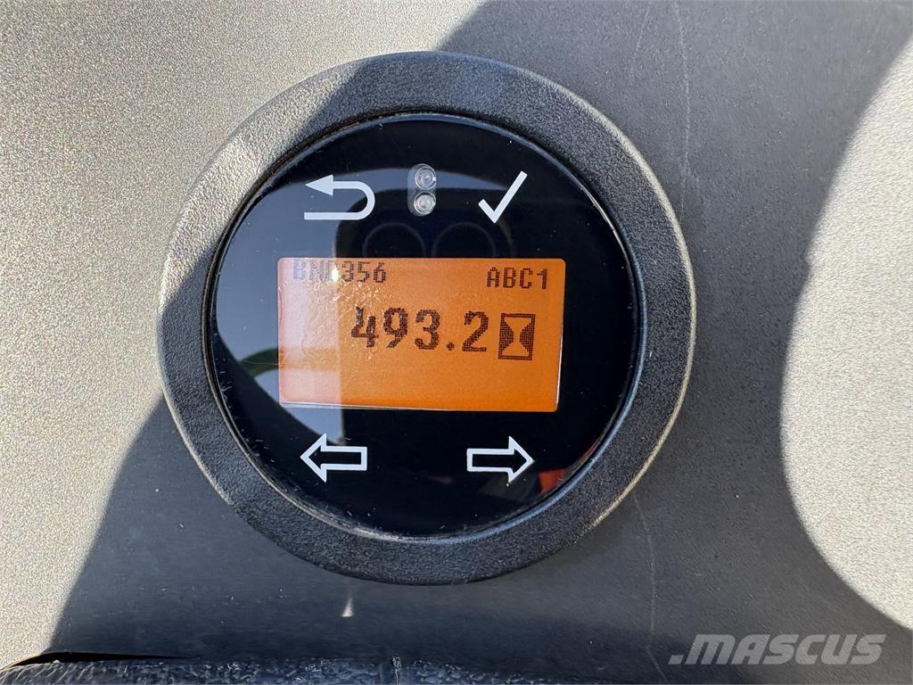 John Deere 1570 Riding mowers