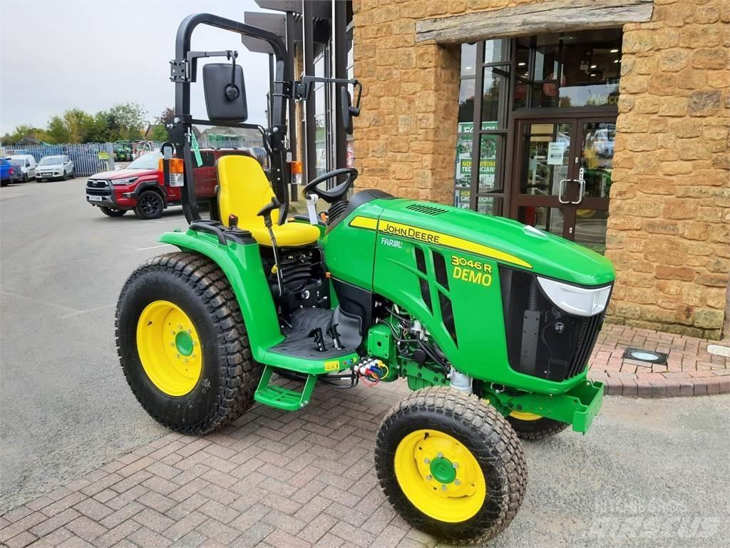 John Deere 3046R Compact tractors