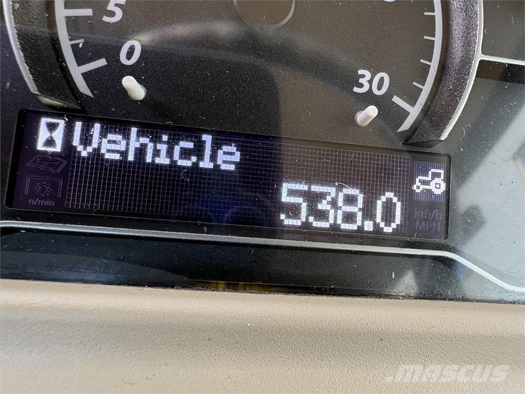 John Deere 4066R Compact tractors