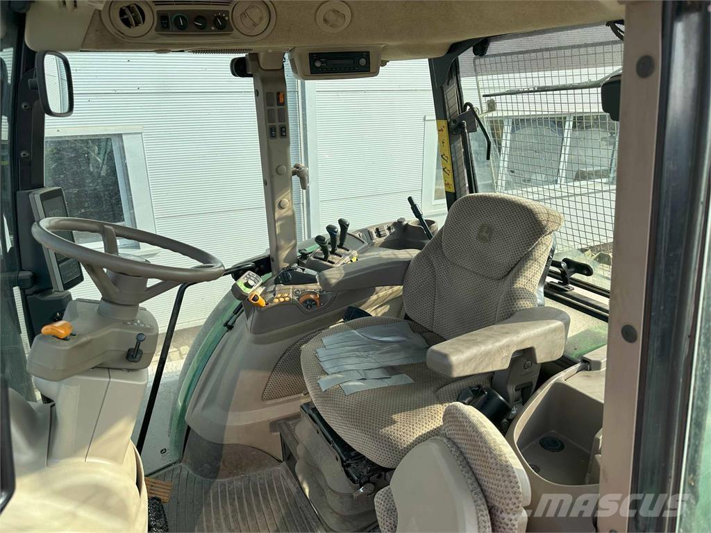 John Deere 5125R Tractors