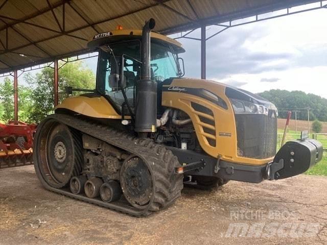 John Deere 6R 215 Tractors