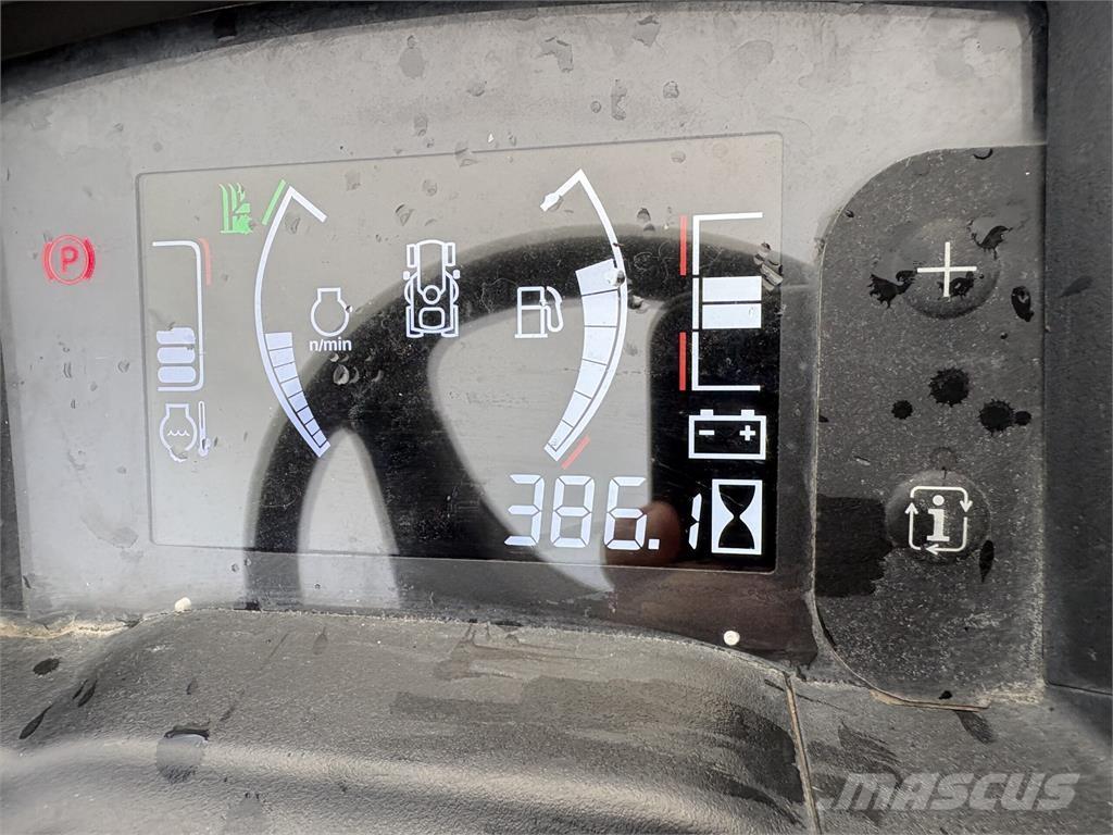 John Deere X940 Riding mowers