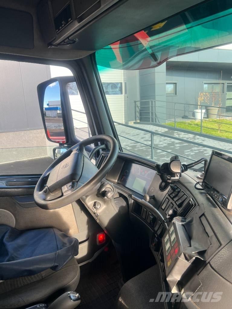 Bronto S37XDT Truck mounted platforms