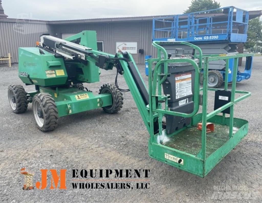 JLG 340 AJ Articulated boom lifts
