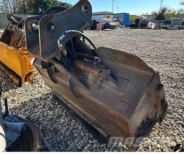 Komatsu PW160-7EO Backhoes