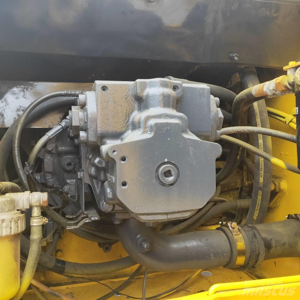 Komatsu PC200-7 Crawler excavators
