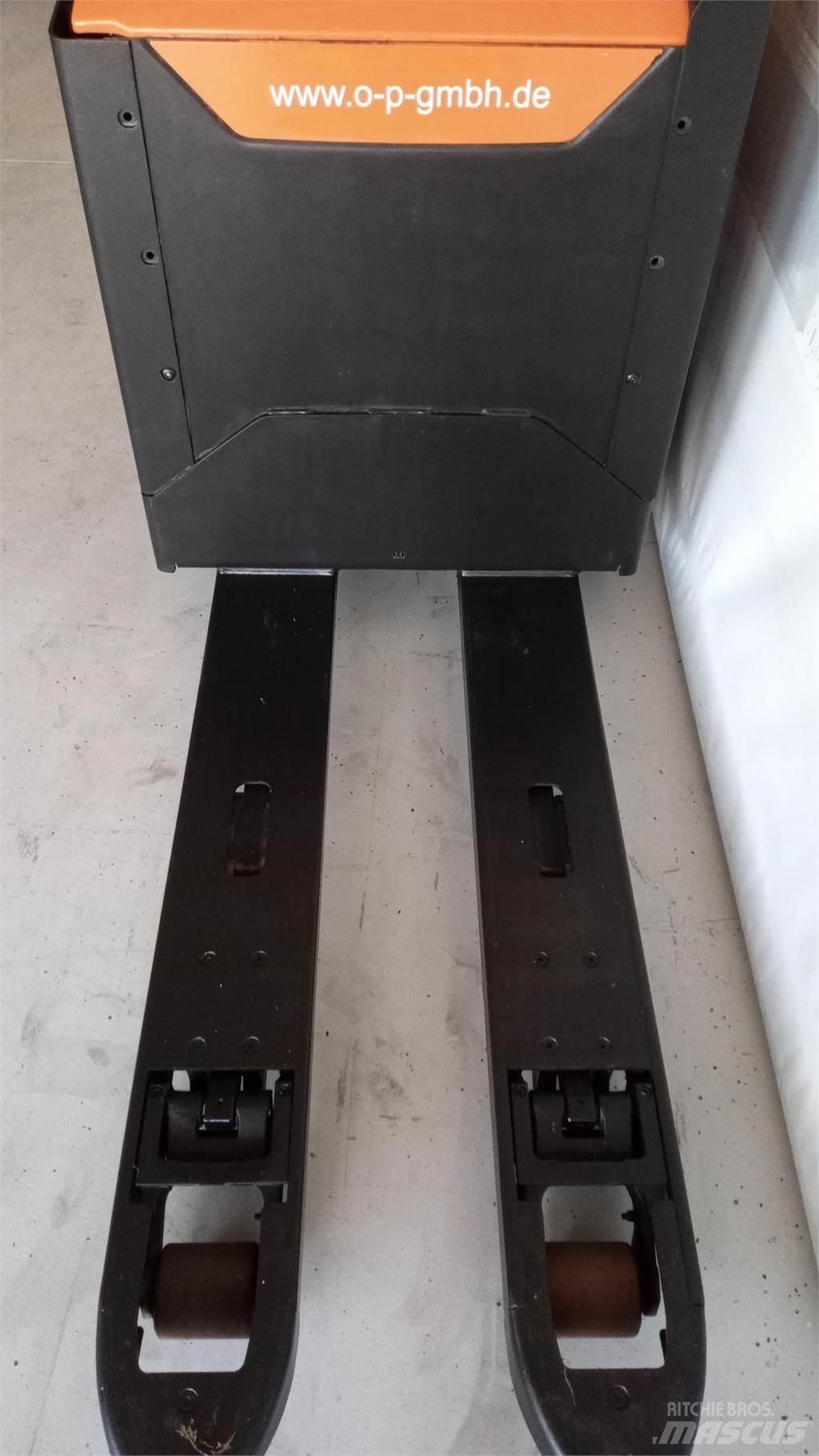 Toyota LPE 200 Low lifter
