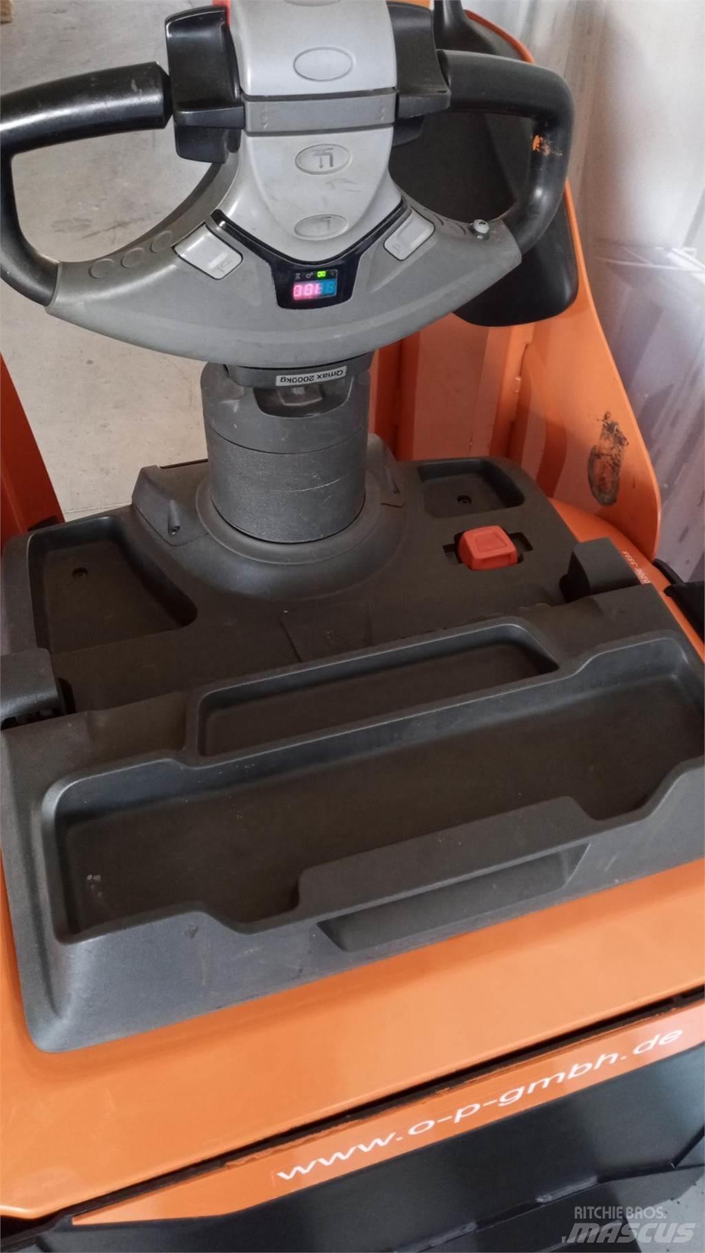 Toyota LPE 200 Low lifter