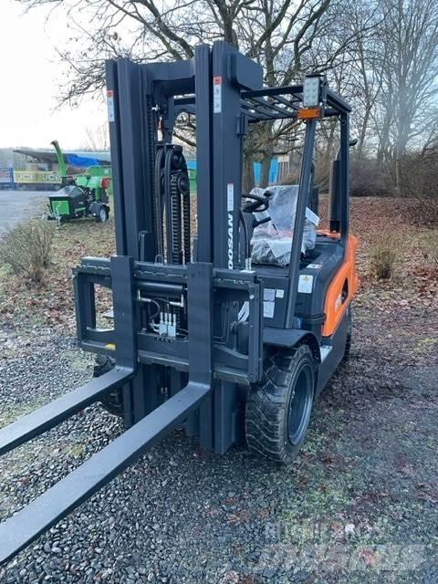 Doosan D30NXS Diesel trucks