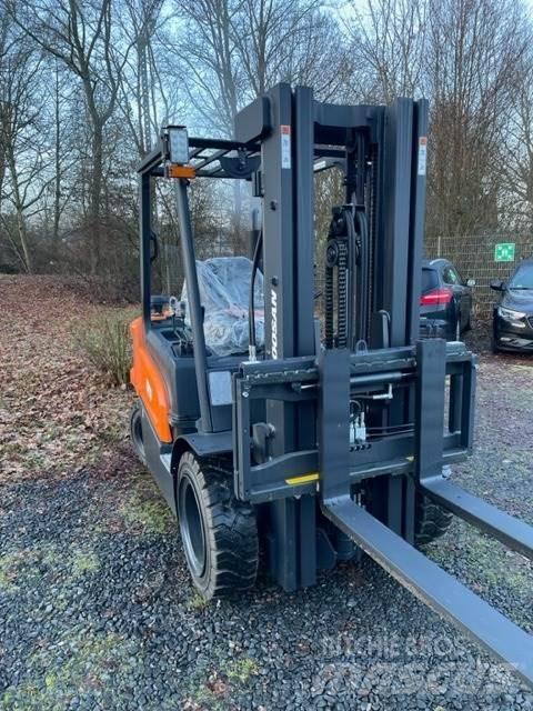 Doosan D30NXS Diesel trucks