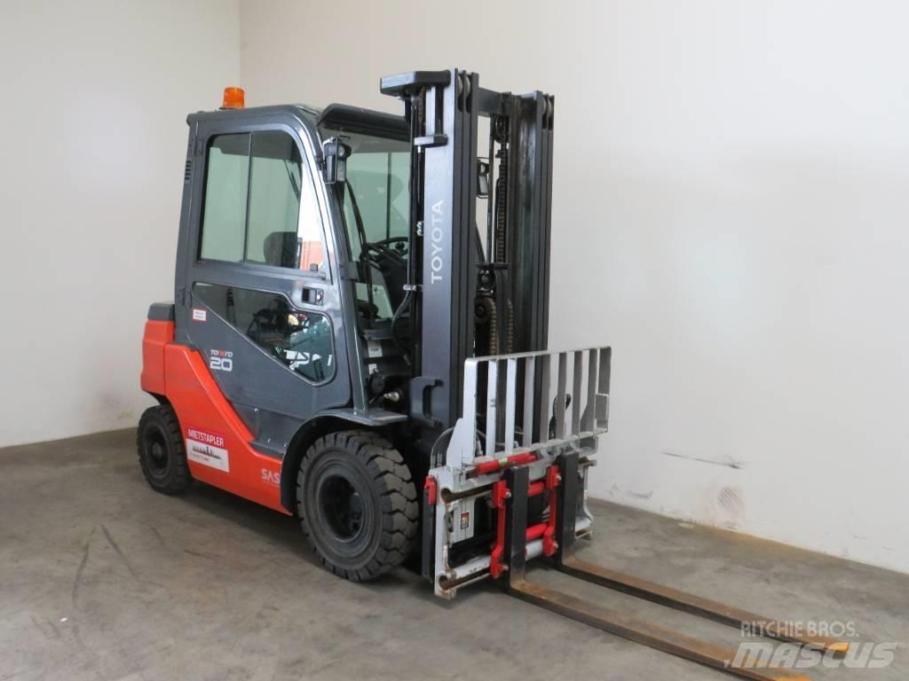 Toyota 8 FDF 20 Diesel trucks