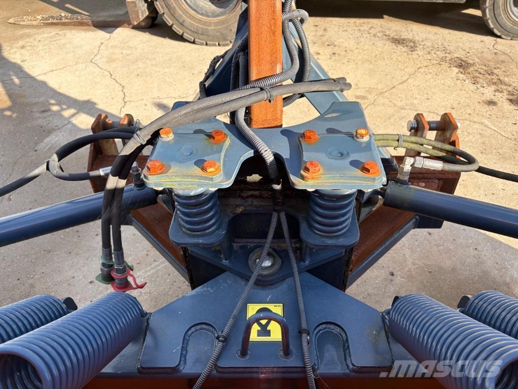  Ozamet  TR32 Snow blades and plows