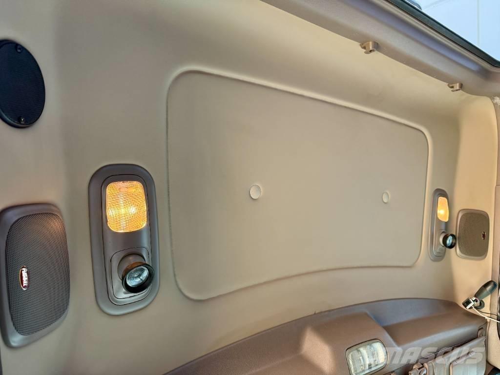 Peterbilt 389 Prime Movers